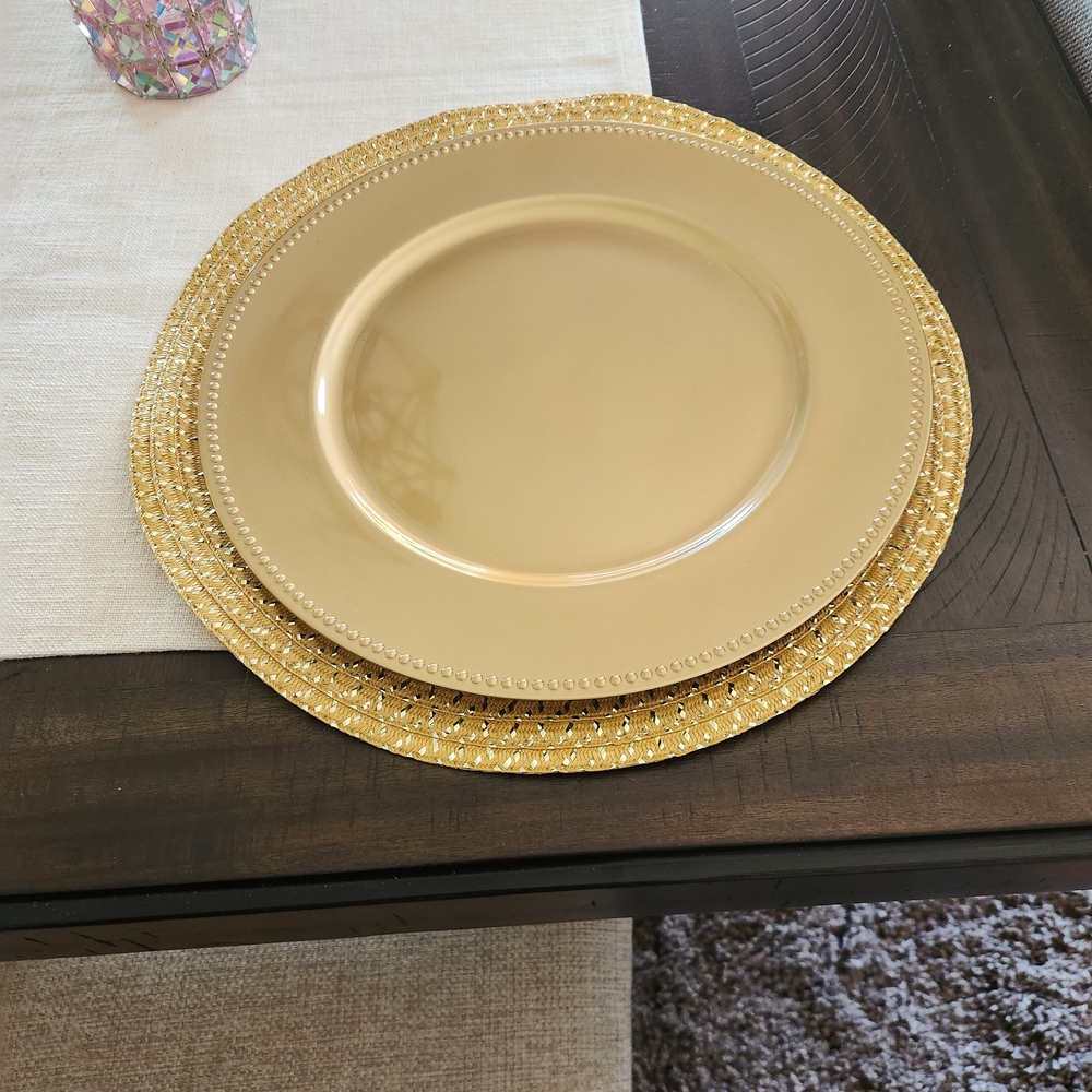 Elegant Gold Dinner Plate Set